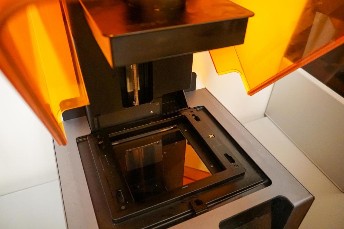 Formlabs- Resin/UV 3D printer