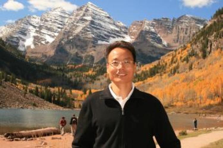 Asian Languages and Civilizations Professor Sangbok Kim Honored with ASSETT Excellence in Teaching with Technology Award
