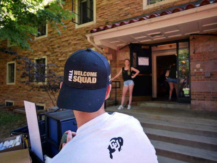 Fall welcome squad volunteer