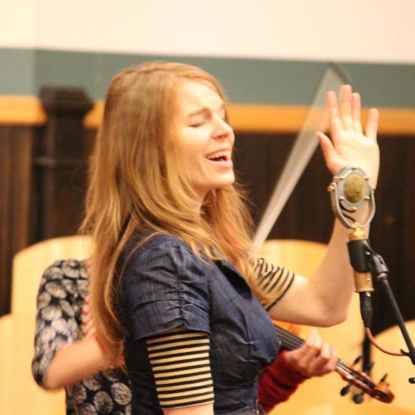 Roots: Moira Smiley
