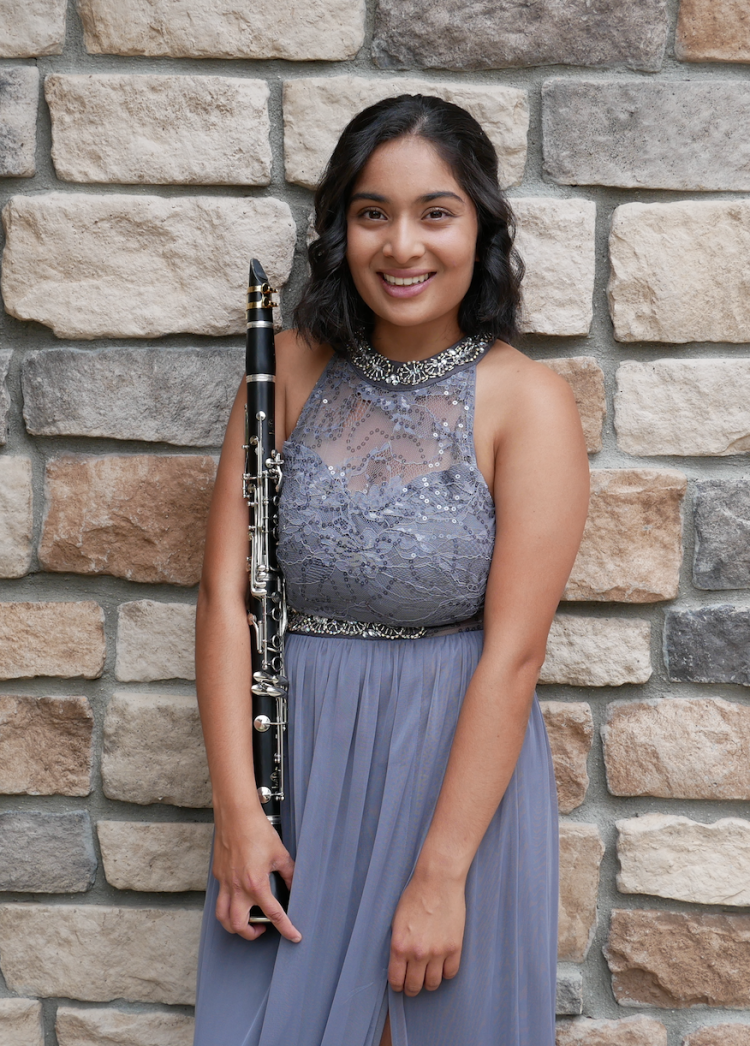 Anoushka Divekar photo