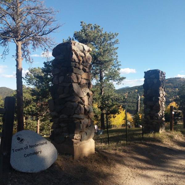 Nederland Cemetery Entrance