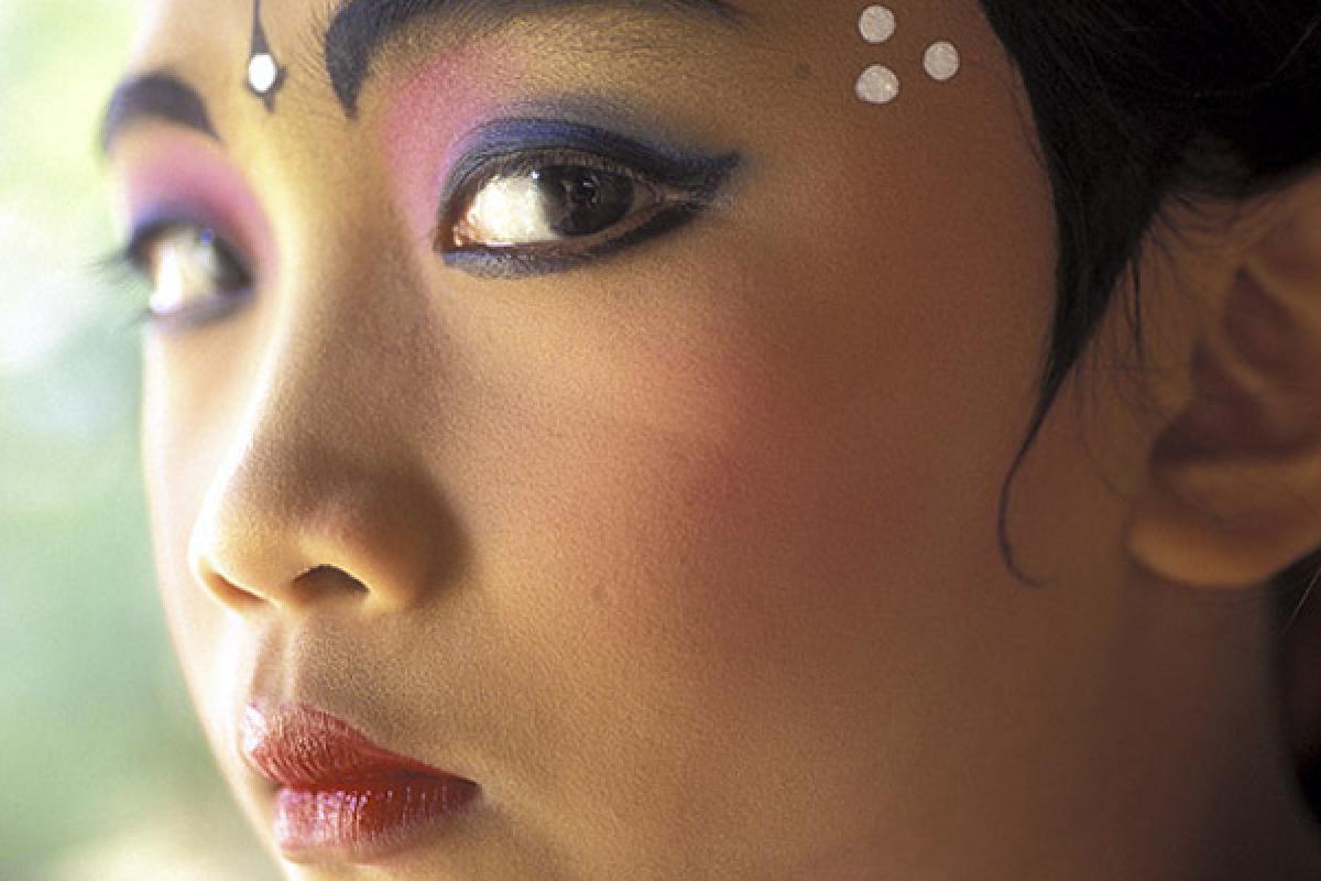 Picture of a Chinese women in formal dress