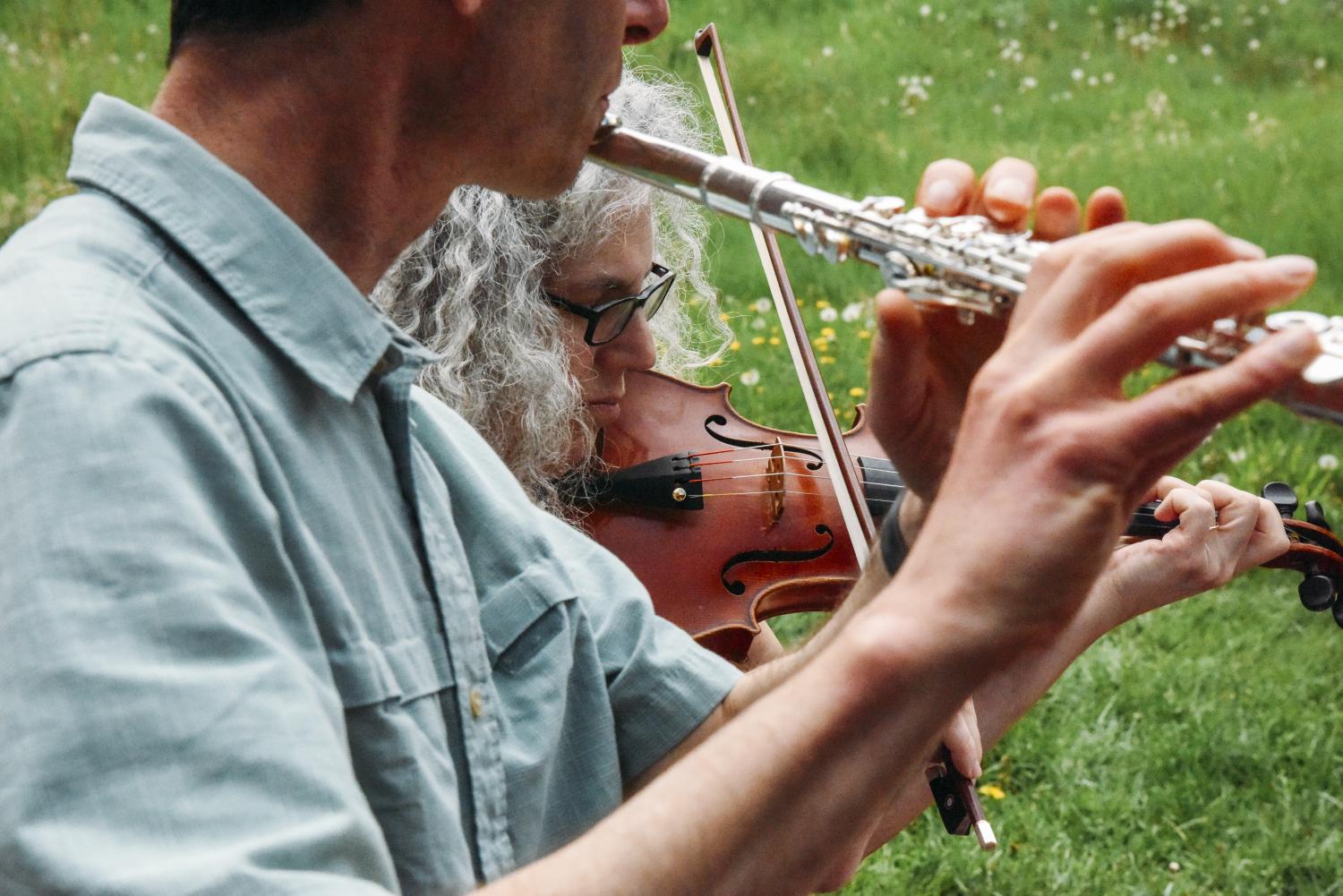 Alicia Svigals and Yonatan Malin rehearsing at Chauyauqua