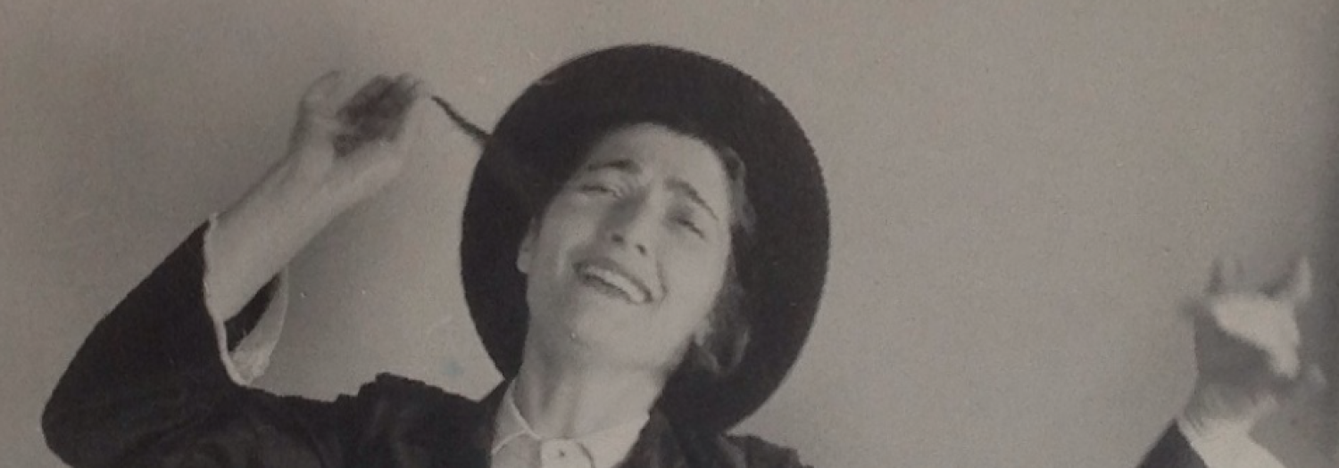 Lin Jaldati performing