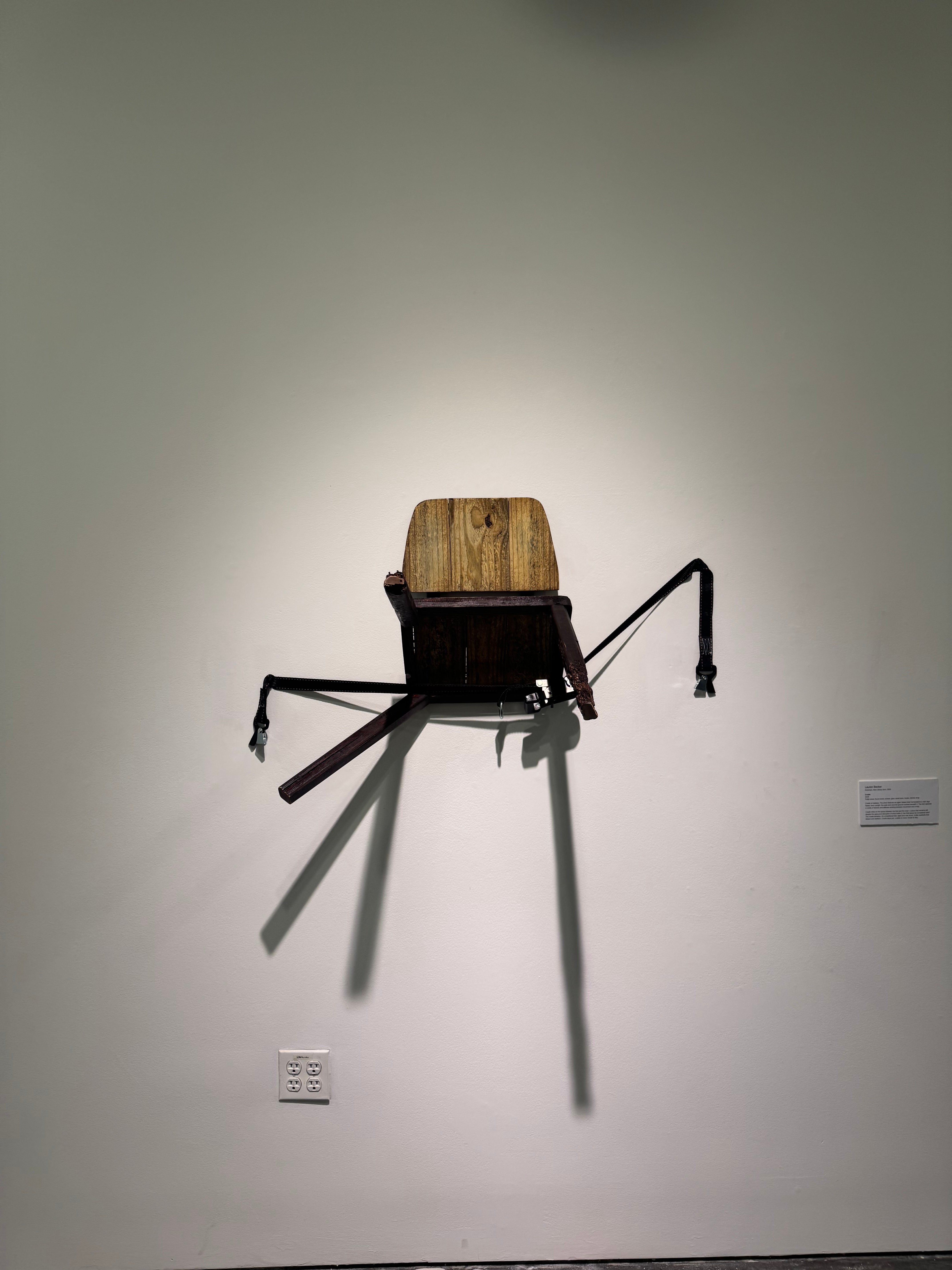 Cradle 2025 Palette wood, ratchet strap, screws, wood stain