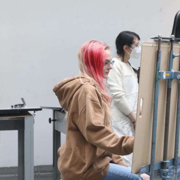 painting student
