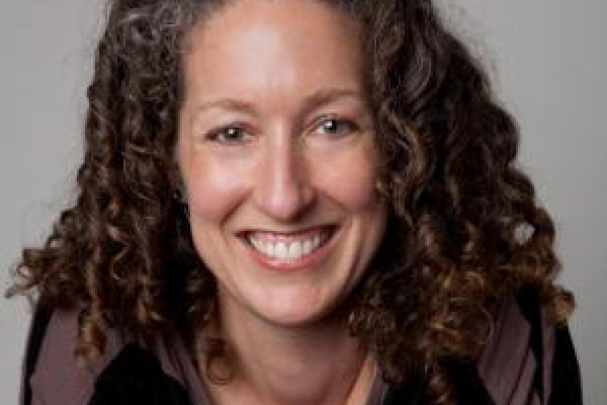 Honor Sachs Headshot