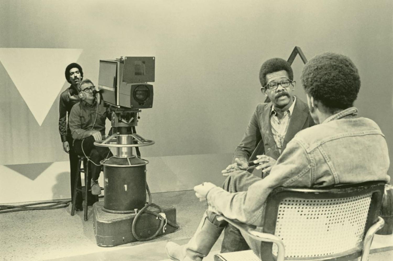 Ellis Haizlip interviewing a guest on the show "Soul!"