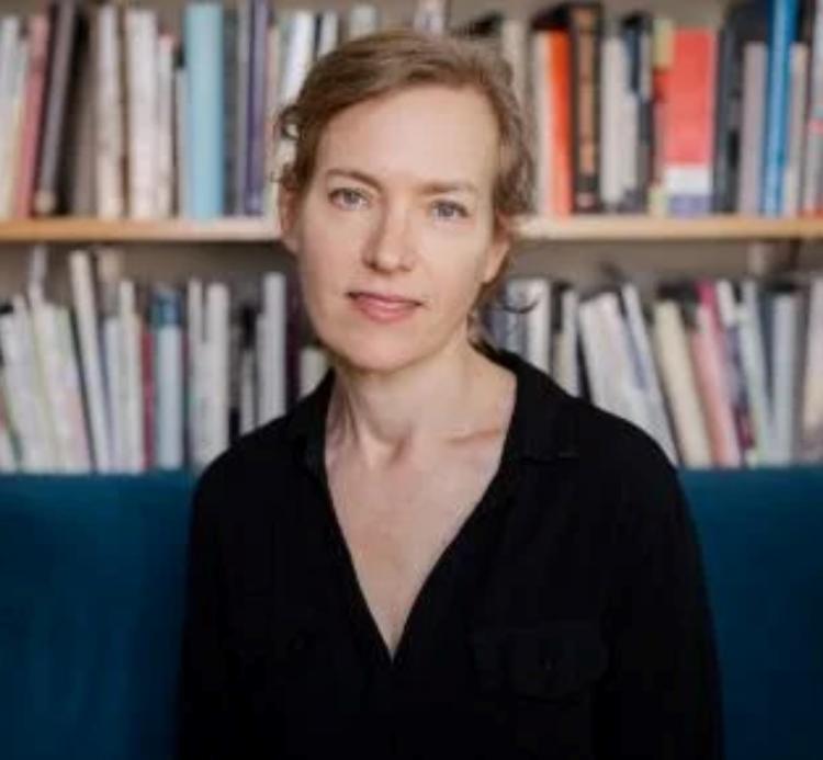 Julie Carr