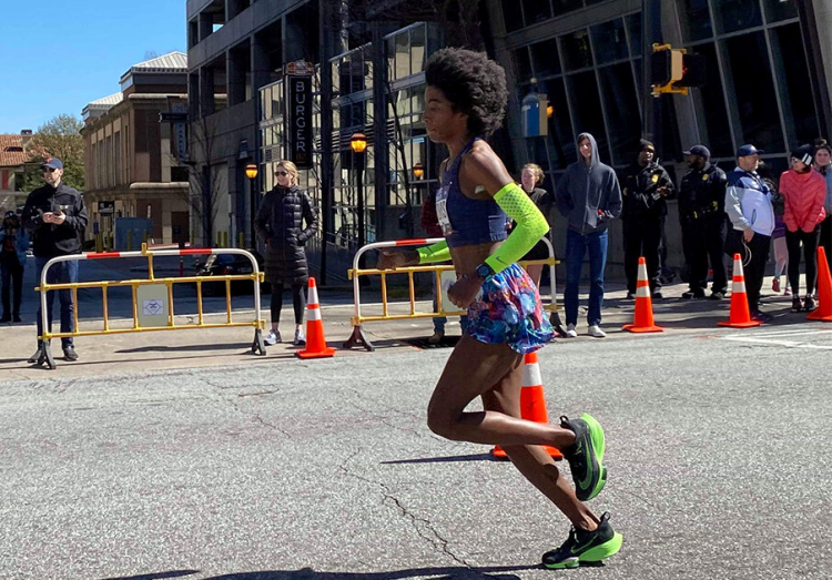 Peyton Thomas running