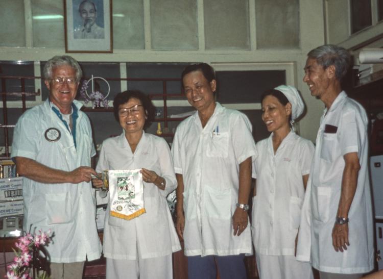 Peter Steinhauer with medical colleagues in Vietnam