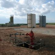 Well head after all the hydraulic fracturing equipment has been taken off location. Photo by Joshua Doubek, Wikimedia Commons