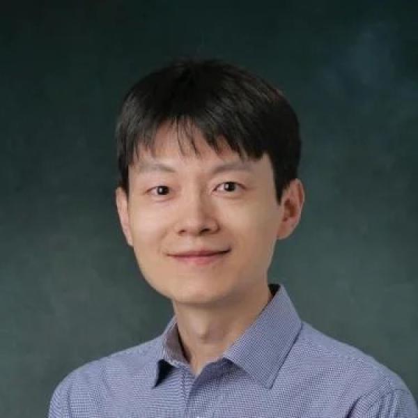 Di Wu Headshot