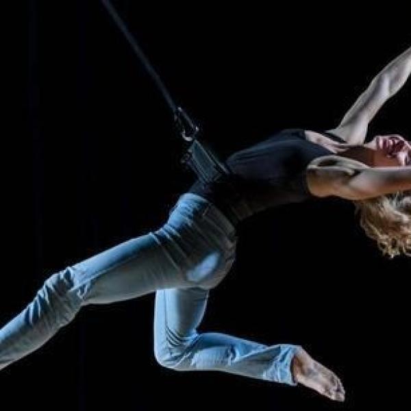 anna pillot performing aerial dance