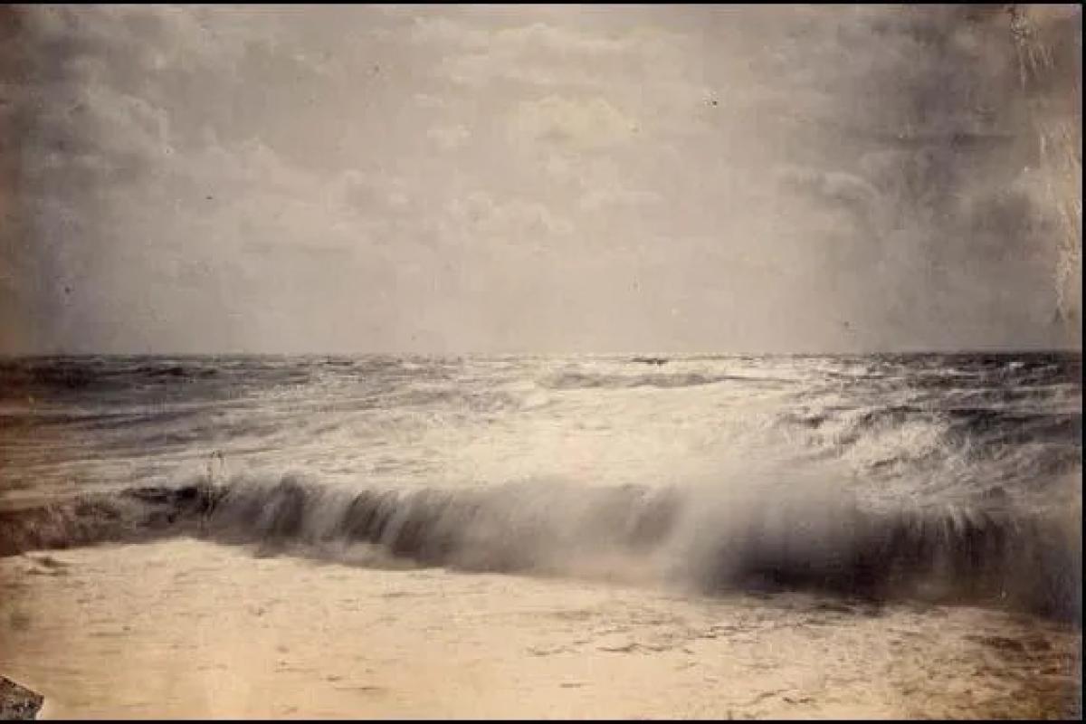 waves crashing on the shore