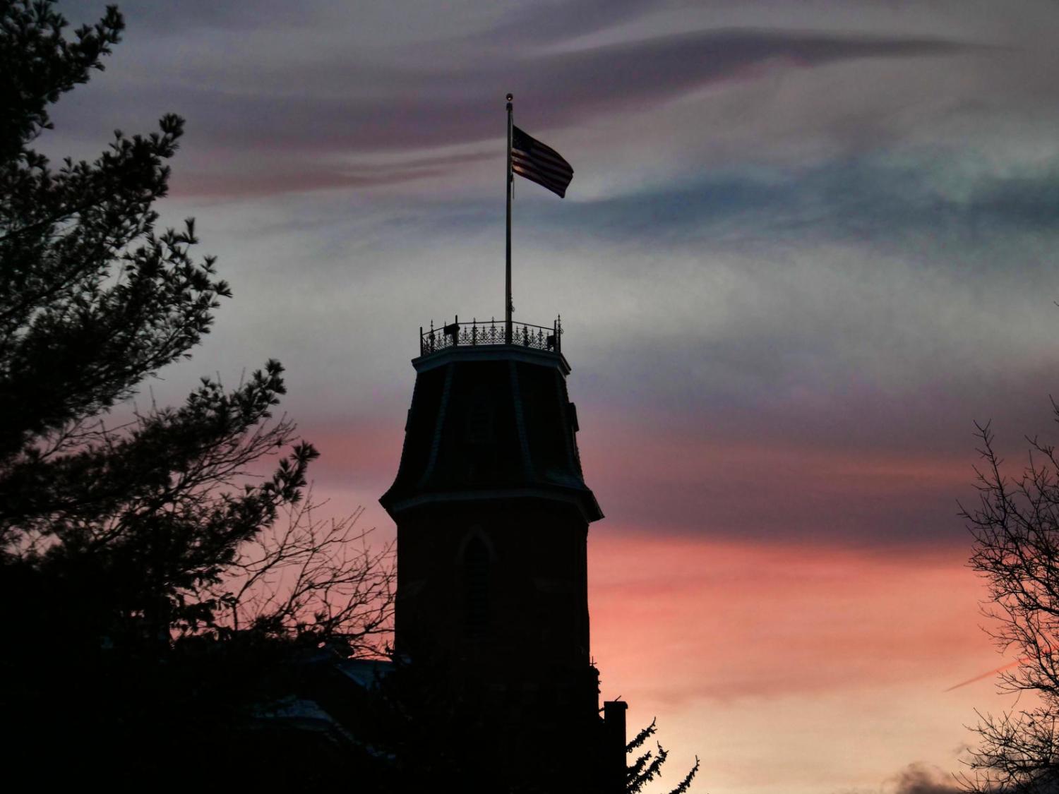 Old Main sunset pic