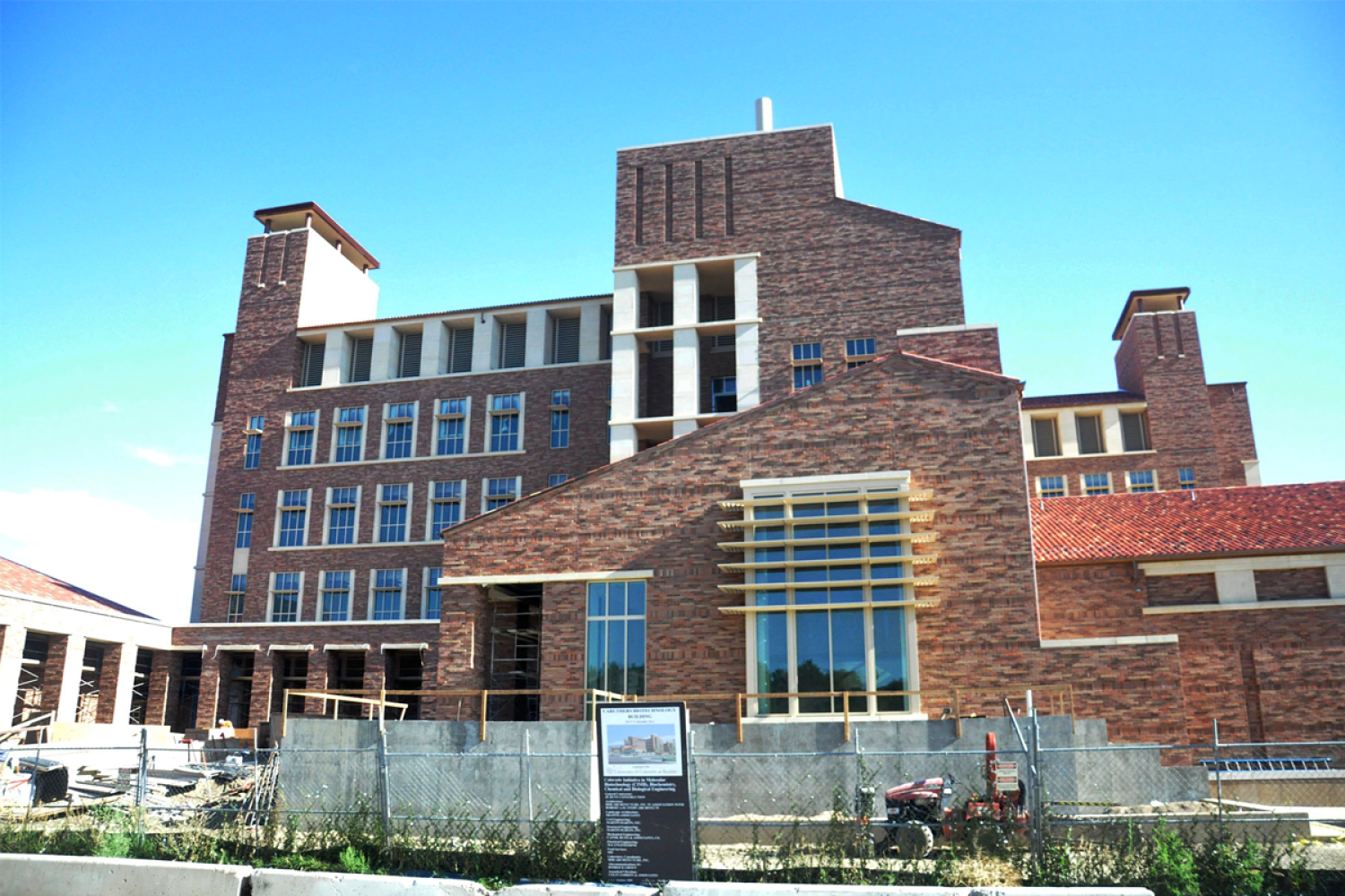 Jennie Smoly Caruthers Biotechnology Building under construction