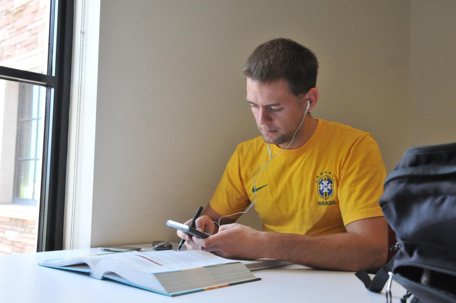 Cu Boulder Student Studying