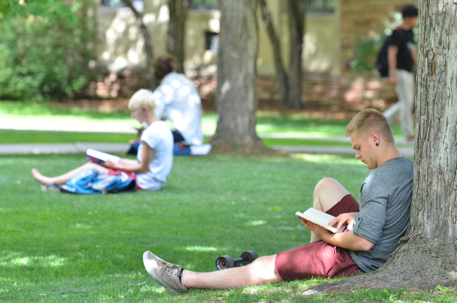 CU Boulder Students Studying outside