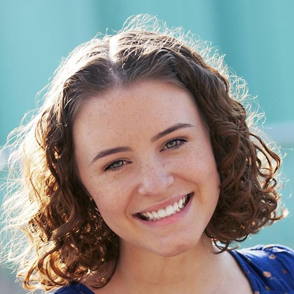 Zoe Bryant headshot