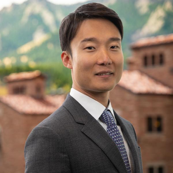 Dongoh Shin