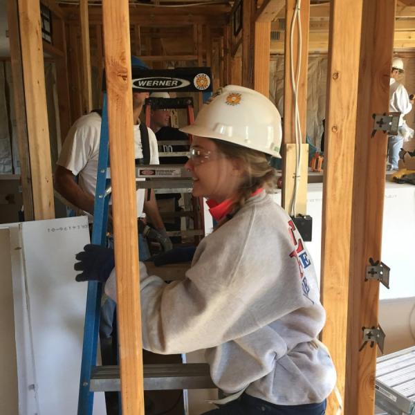 2015 Real Estate Club Habitat for Humanity Build