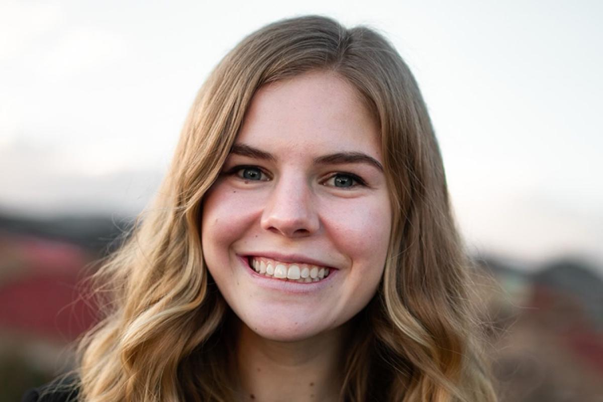 Headshot of Arianna
