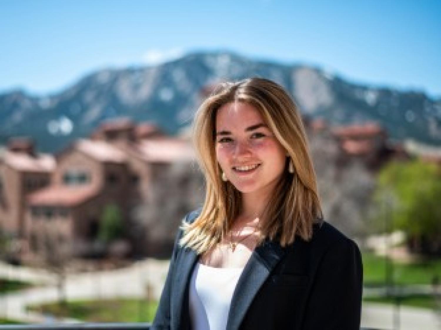 Photo of Carly Simmons