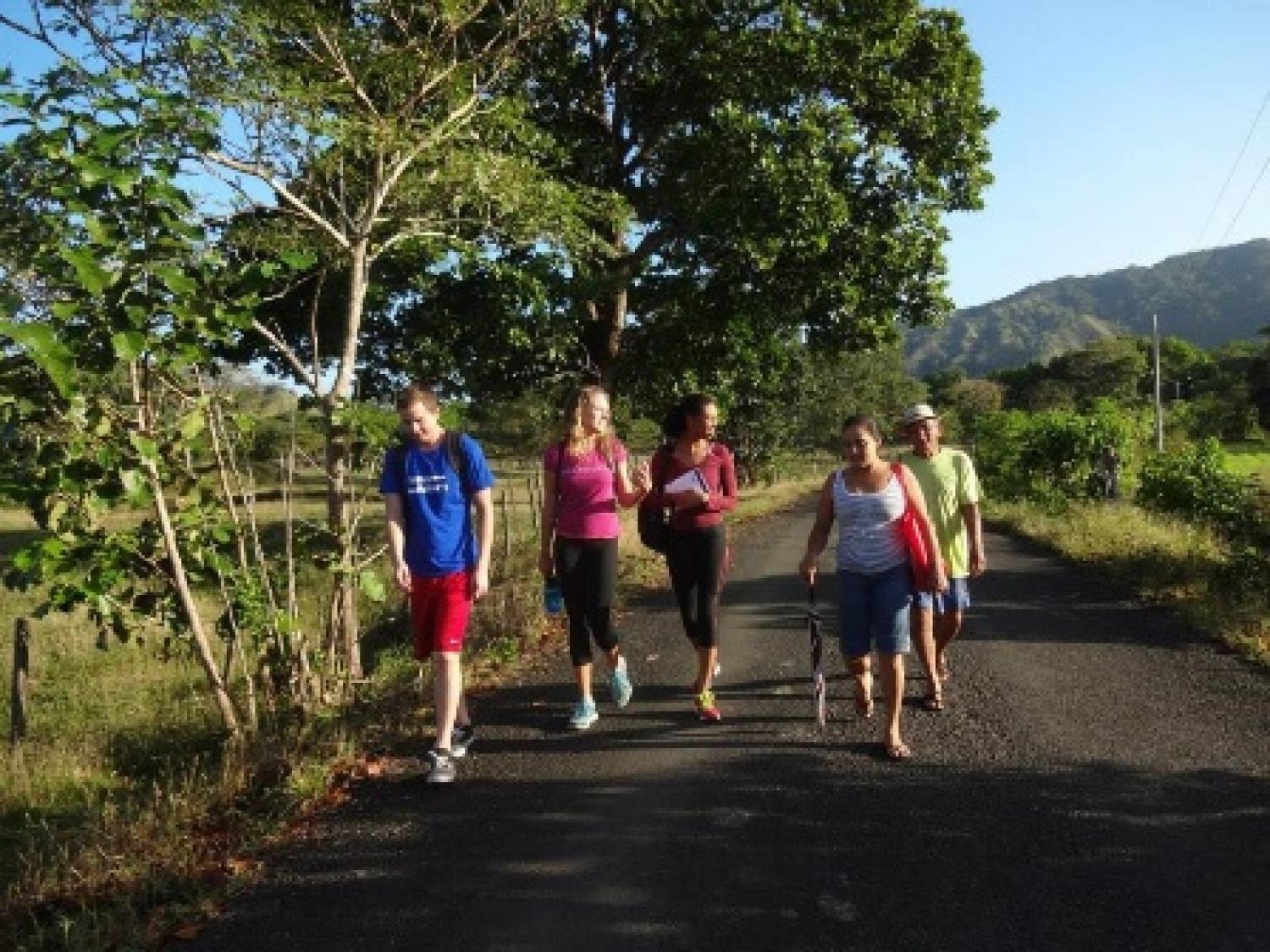 CESR students spending time building social enterprises in Panama.