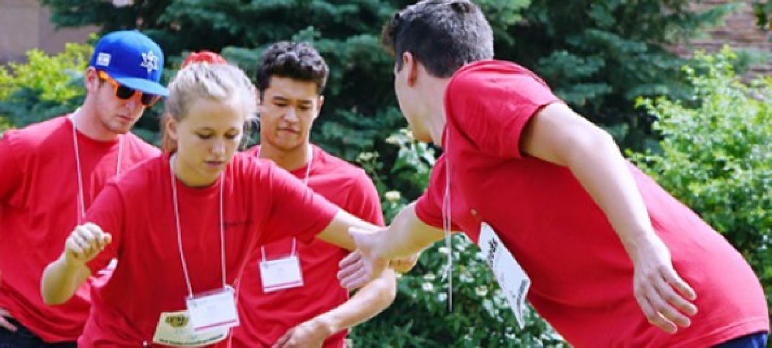 Leeds student orientation team working together