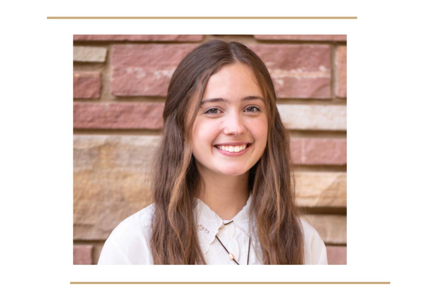 Portrait Photo of Holly Henderson