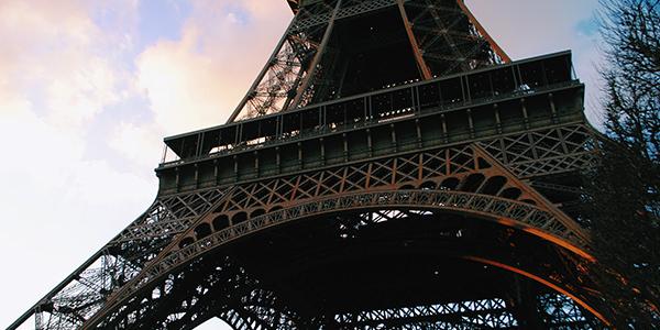 the eiffel tower to represent the paris global seminar