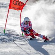 Magda Luczak executes a turn on the slopes.