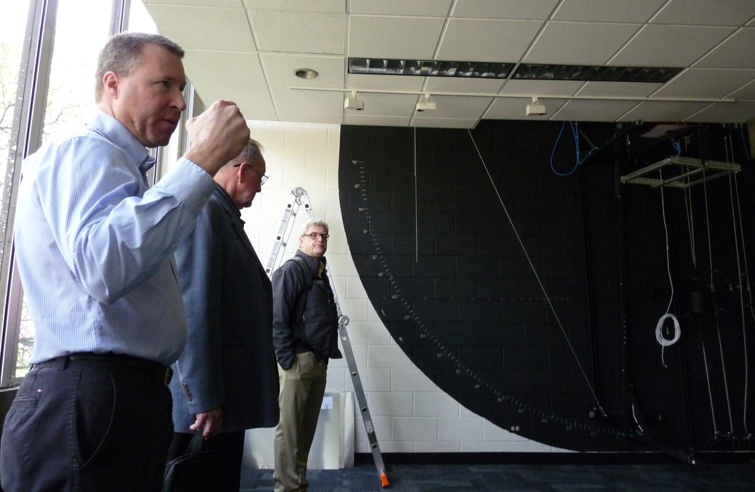 Conference attendees tour CU lighting lab