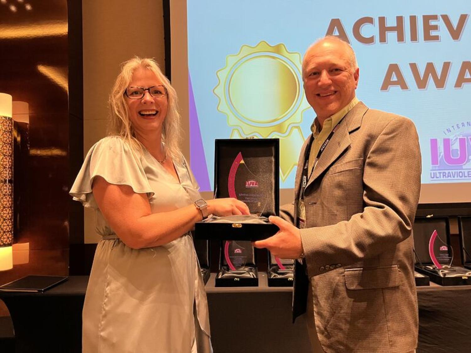Karl Linden receives the Lifetime Achievement Award