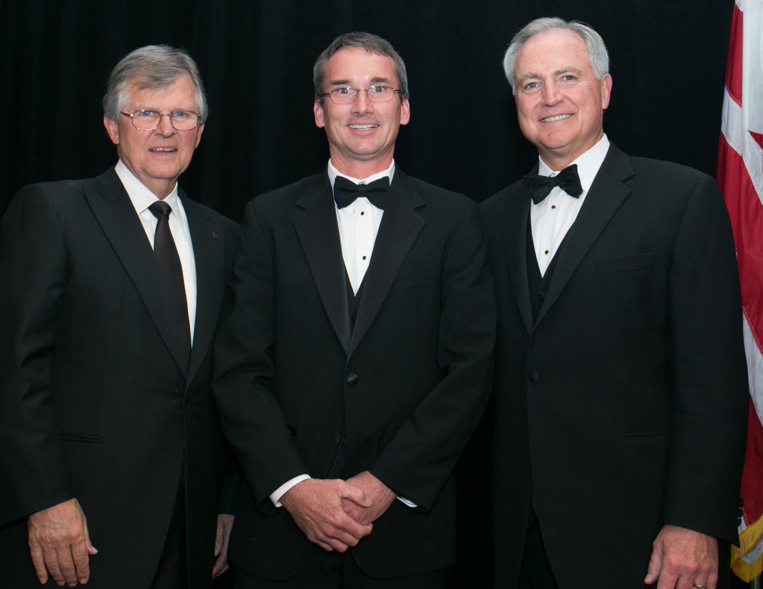Keith Molenaar receives his award at the NAC annual meeting.