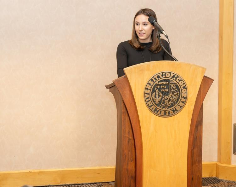 Gabi Dunn giving a speech at the 2024 Kiewit banquet.