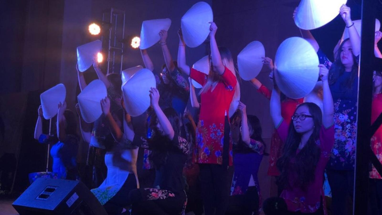 2019 Lunar New Year Show - Vietnamese Student Association
