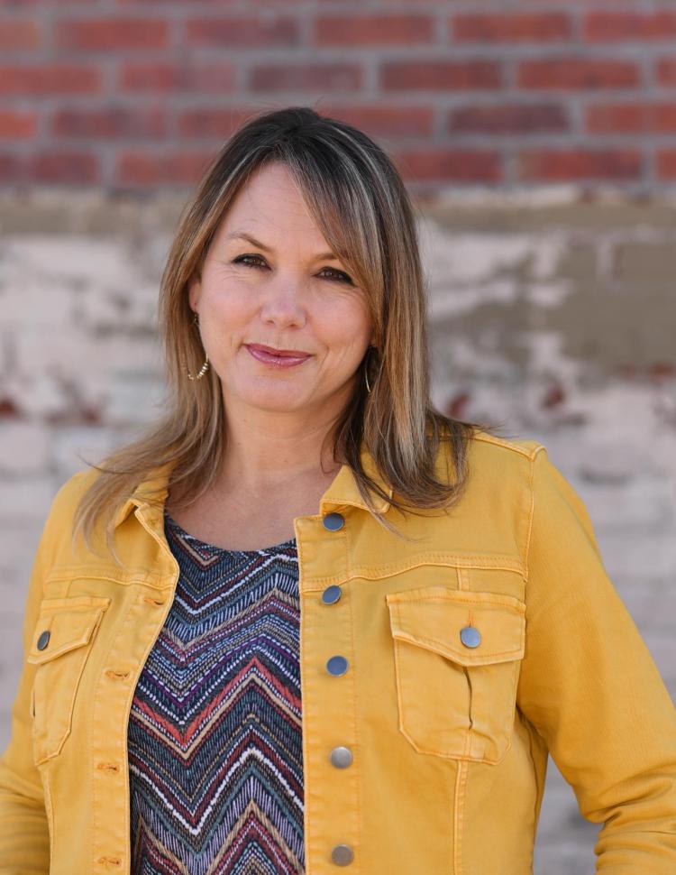 Portrait of Amanda Mascarelli. Photo Credit: RJ Sangosti
