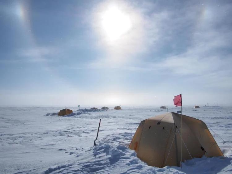 A research camp at the the West Antarctic Ice Sheet (WAIS) Divide. (Credit: Bradley Markle)