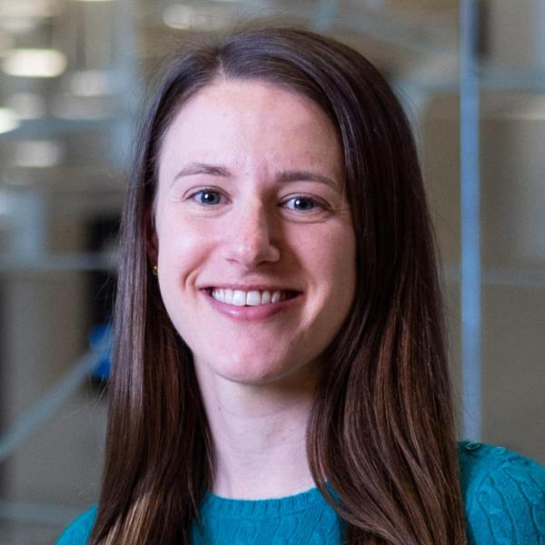 Headshot of Robyn Macdonald