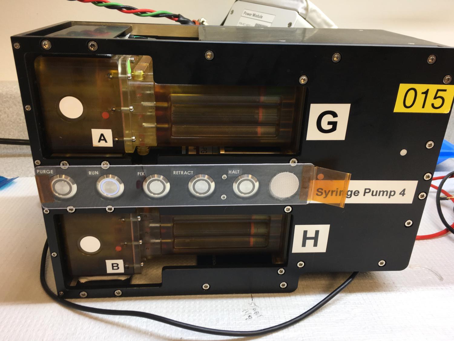 SPOC pump module with loaded chip casettes and media casettes