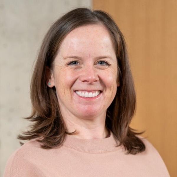 Laura MacDonald headshot