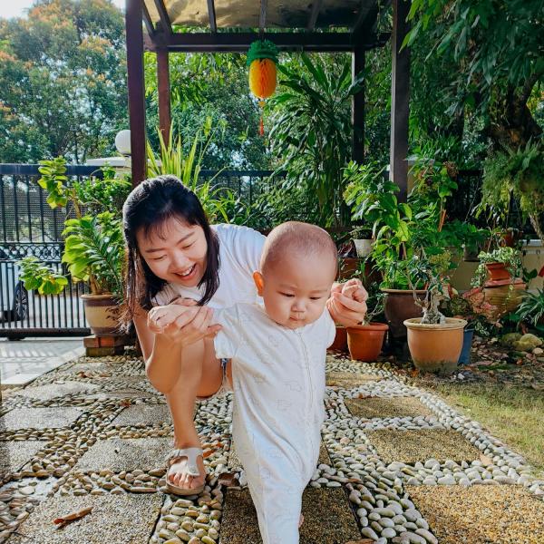 toddler learning to walk