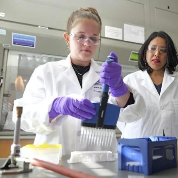 Anushree Chatterjee, right works with research assistant Grace Lynch in the Chatterjee Lab.