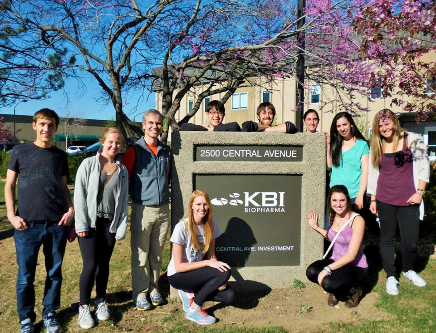 Student group tour of KBI Biopharma