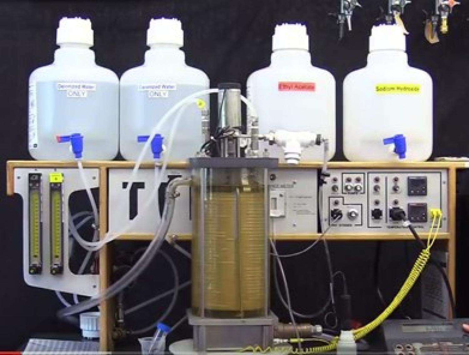 Tubular flow reactor