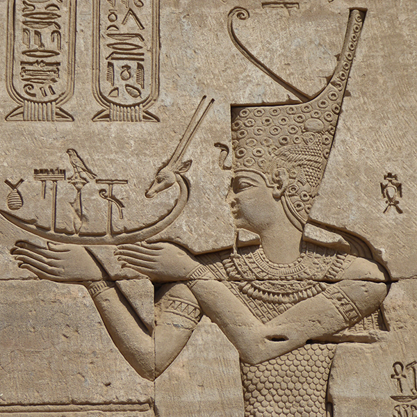 emperor trajan in roman making offerings to hathor, Aidan McRae Thomson, CC BY-SA 2.0 <https://creativecommons.org/licenses/by-sa/2.0>, via Wikimedia Commons