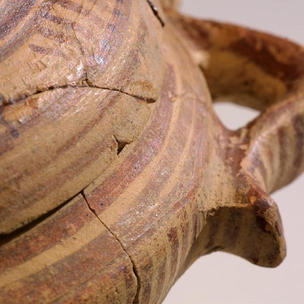 detail of handle with lid
